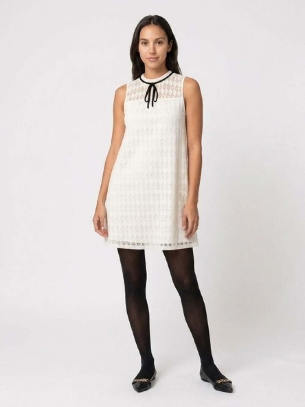 Forever 21 Sleeveless Lace Tie-Neck Shift Dress